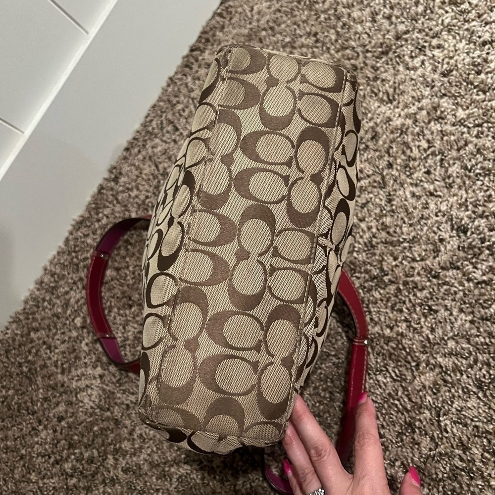 COACH PENELOPE SIGNATURE CANVAS TOTE - Picture 9 of 16